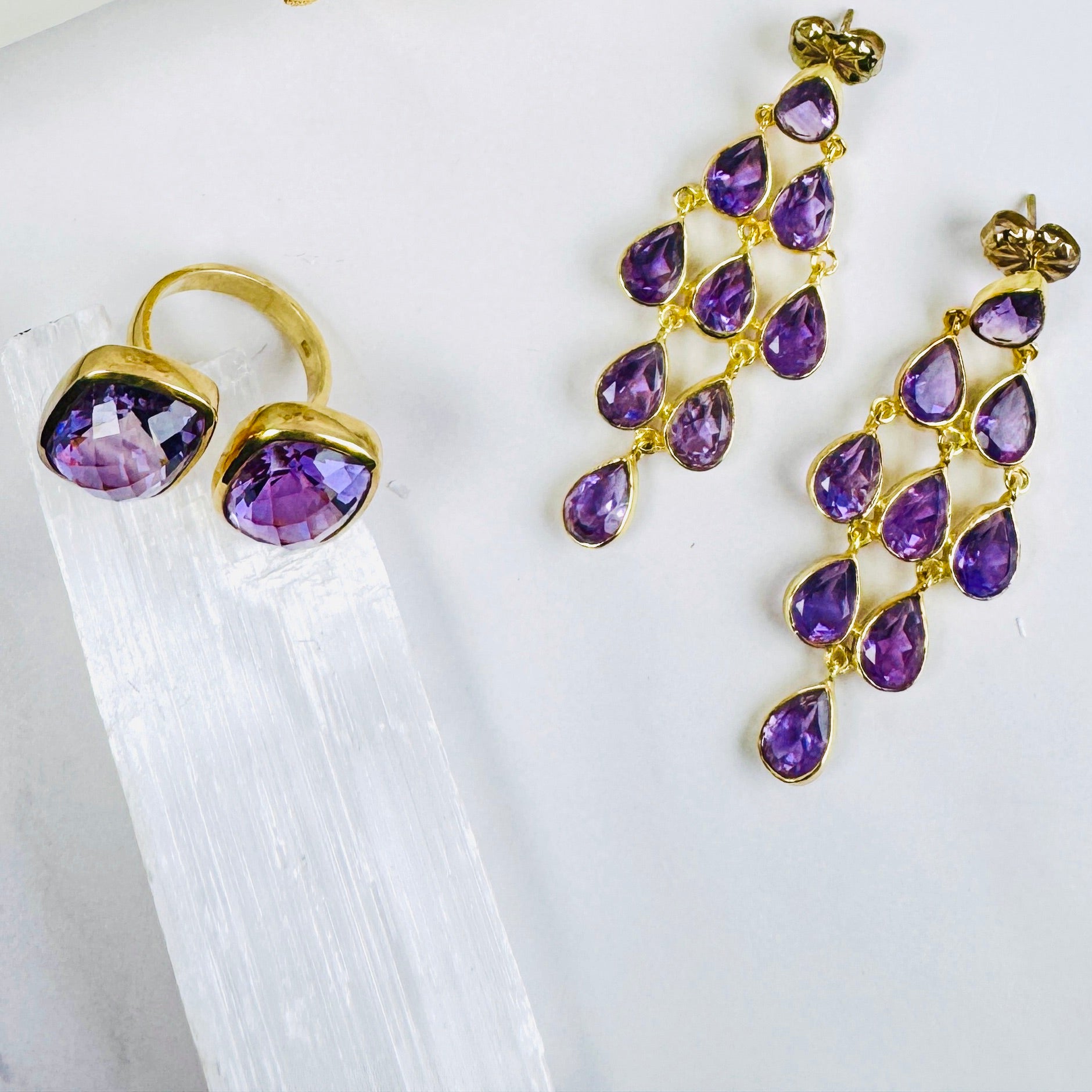 Large Raindrop in Amethyst