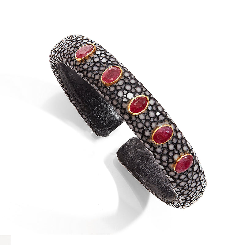 Cuff - Black Studded Stingray