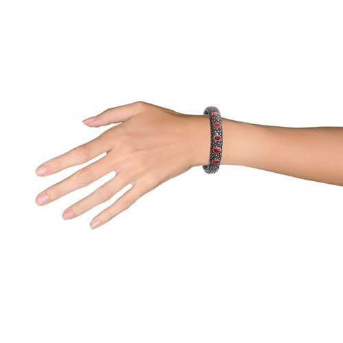 Cuff - Black Studded Stingray